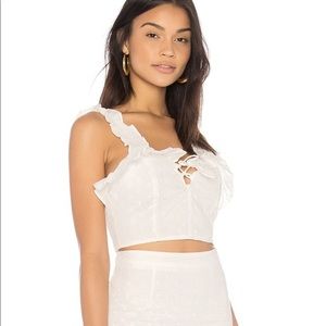 lioness white ruffle crop
